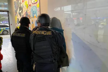 V Brně vyhrožoval muž se zbraní. Policie z kancelářské budovy evakuovala dvě stě lidí