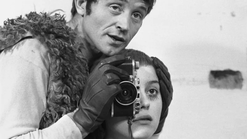 Philippe Avron a Magda Vášáryová ve filmu Vtáčkovia, siroty a blázni (1969)