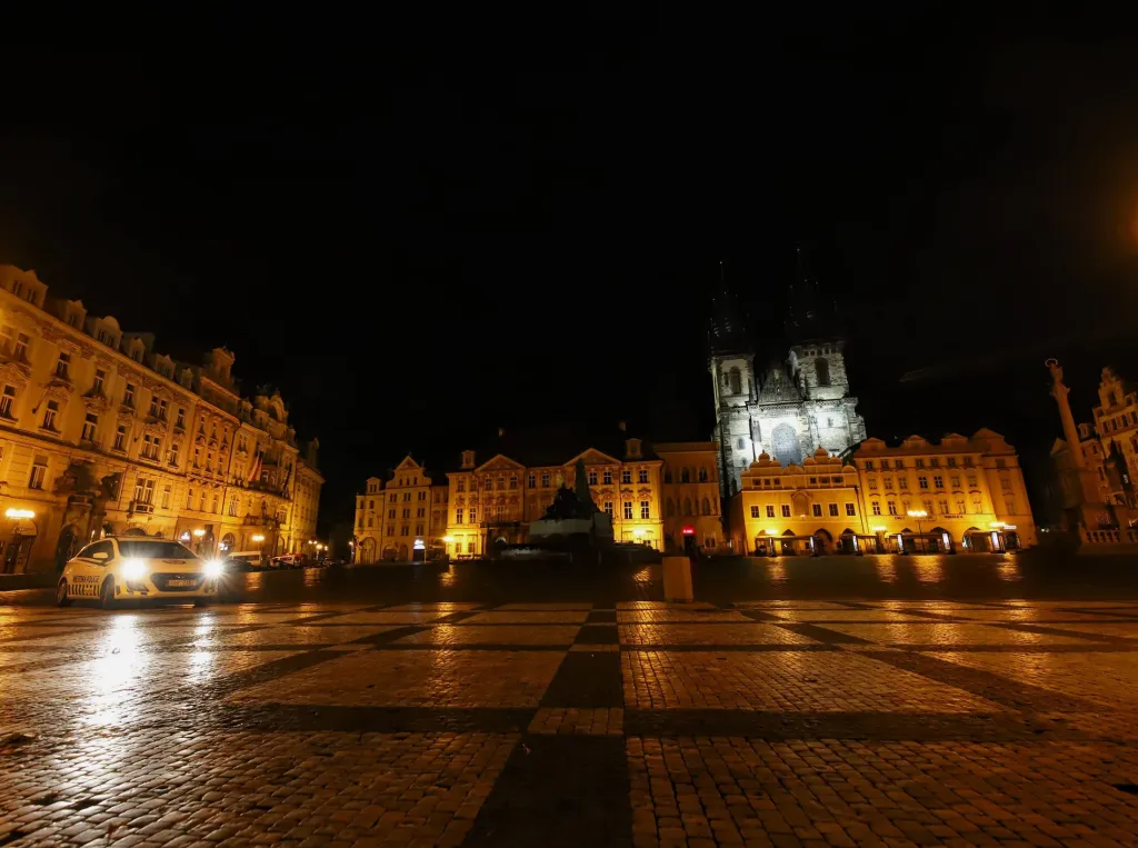 V Česku platí zákaz nočního vycházení