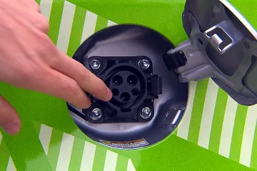 O gigafactory u Plzně se musí rozhodnout do konce roku. Vyrůst může i v Polsku a Maďarsku