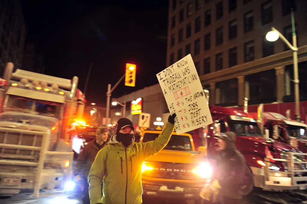 V Ottawě protestují řidiči kamionů, vadí jim povinné očkování