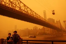Kvůli dýmu z požárů v Kanadě má New York nejhorší ovzduší ze světových metropolí