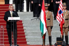 Rampa pod zem. Orbán odhalil pomník Trianonu a varoval před ateismem a homosexualitou