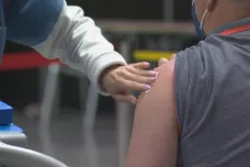 Očkování zrychluje, ministerstvo chce vrátit rozestup mezi dávkami na tři týdny