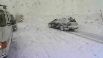 Řidiči mají problémy se sněhem