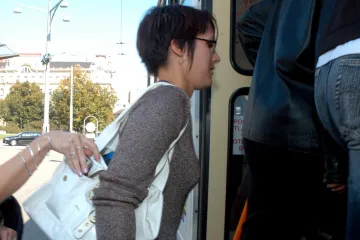 Okradení umisťují fotky zlodějů na Facebook. Sami tím překračují zákon