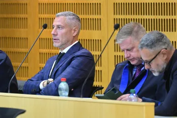 Dozimetr se rozrůstá, policie obvinila sedmnáct subjektů, píší Seznam Zprávy