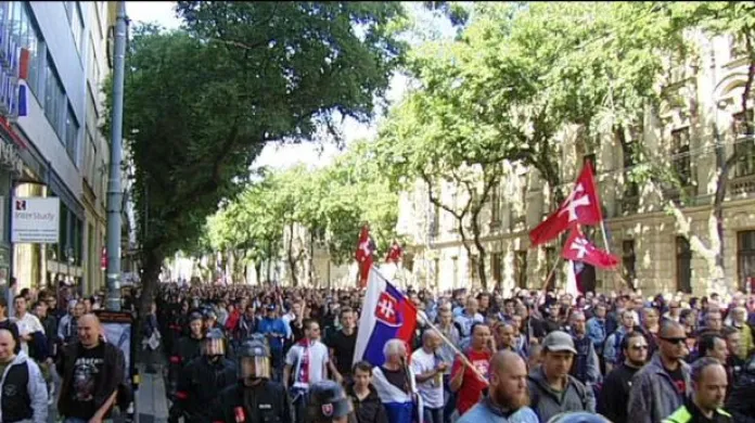 V Bratislavě demonstrovalo 5 tisíc lidí proti imigrantům