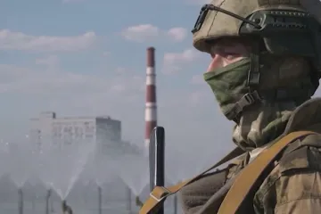 Ohlédnutí: Obavy o bezpečnost záporožské elektrárny a elektrické sítě 