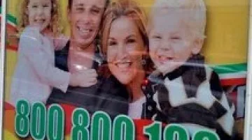 Reklamní plakát s rodinou