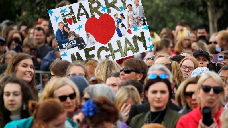 Na prince Harryho s Meghan čekaly ve Wellingtonu nadšené davy