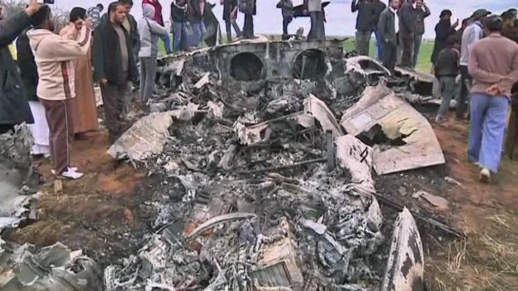 Zřícená americká stíhačka nedaleko Benghází