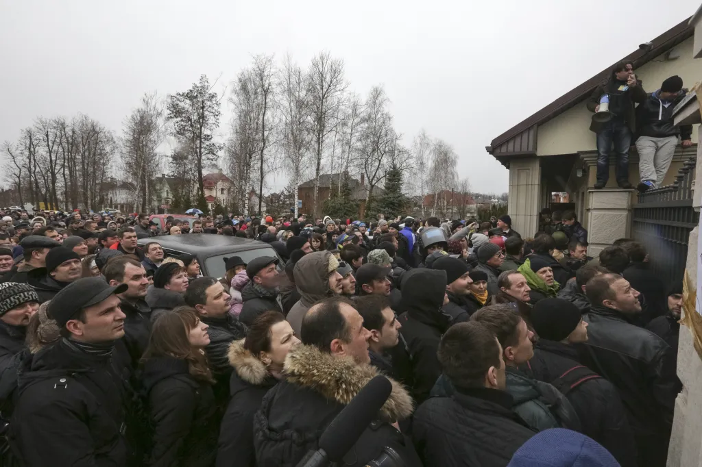 Janukovyčova luxusní rezidence Mežyhirja poté, co ji ovládli demonstranti Euromajdanu