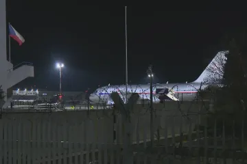 V Praze přistálo letadlo s Čechem, kterého věznili ve Venezuele