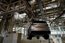 Škodě hrozí přesun výroby elektromobilů Enyaq do Německa, varují odbory. Firma říká, že to neplánuje