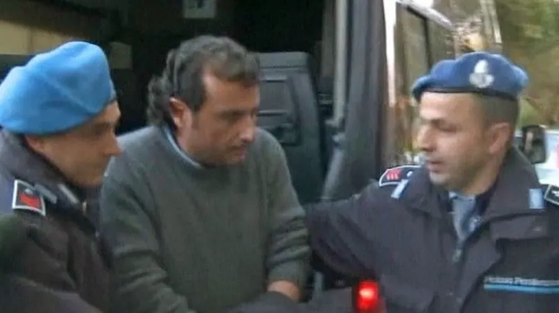 Zadržený Francesco Schettino