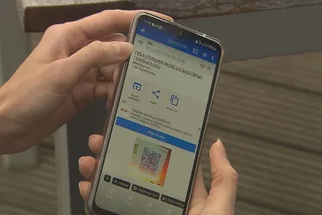 Pozor na neuvážené potvrzování kódů v mobilech, varují policisté 