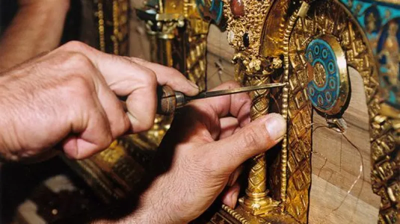 Restaurátorské práce na relikviáři