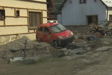 V zaplavených Karlovicích pomáhají dvě stovky dobrovolníků