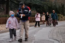 „Čína zestárla dříve, než stačila dostatečně zbohatnout.“ Populační trable ohrožují ambice Pekingu