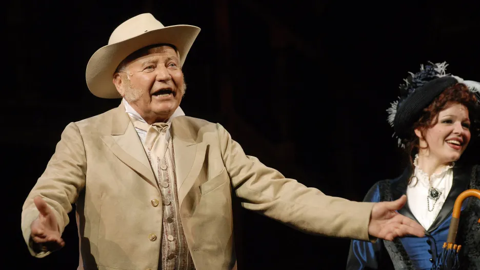 Karel Fiala jako otec Kolalok v muzikálu Limonádový Joe (Hudební divadlo Karlín, 2007)