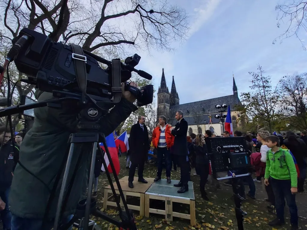 Mediální zákulisí 17. listopadu 2019