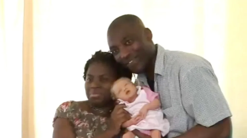 Benjamin a Angela Ihegborovi s dcerou Nmachi