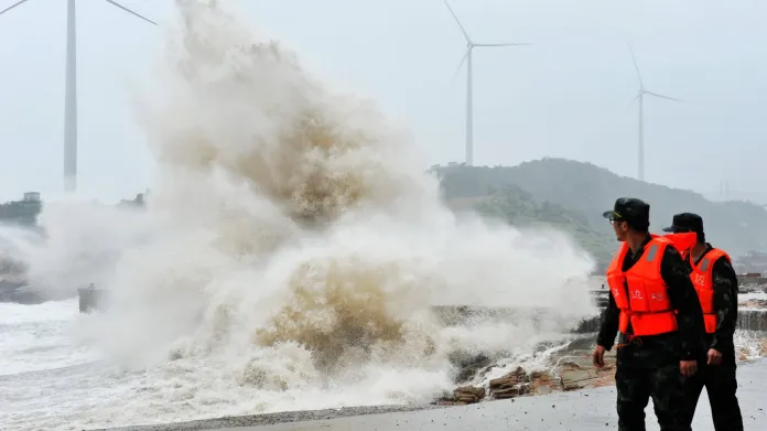 Události: Tajfun Soudelor bral životy na Tchaj-wanu