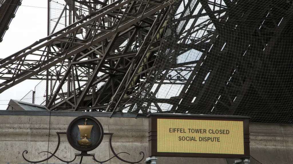 Eiffelova věž má zavřeno - zaměstnanci stávkují