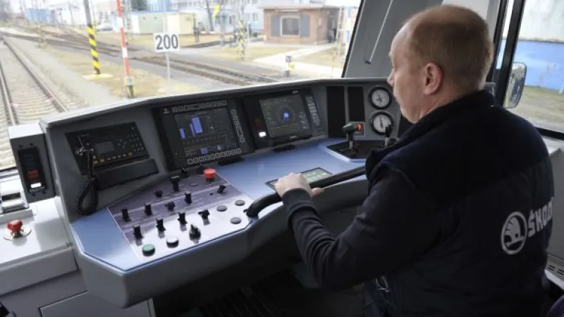 Události: Jak často mění Češi práci?