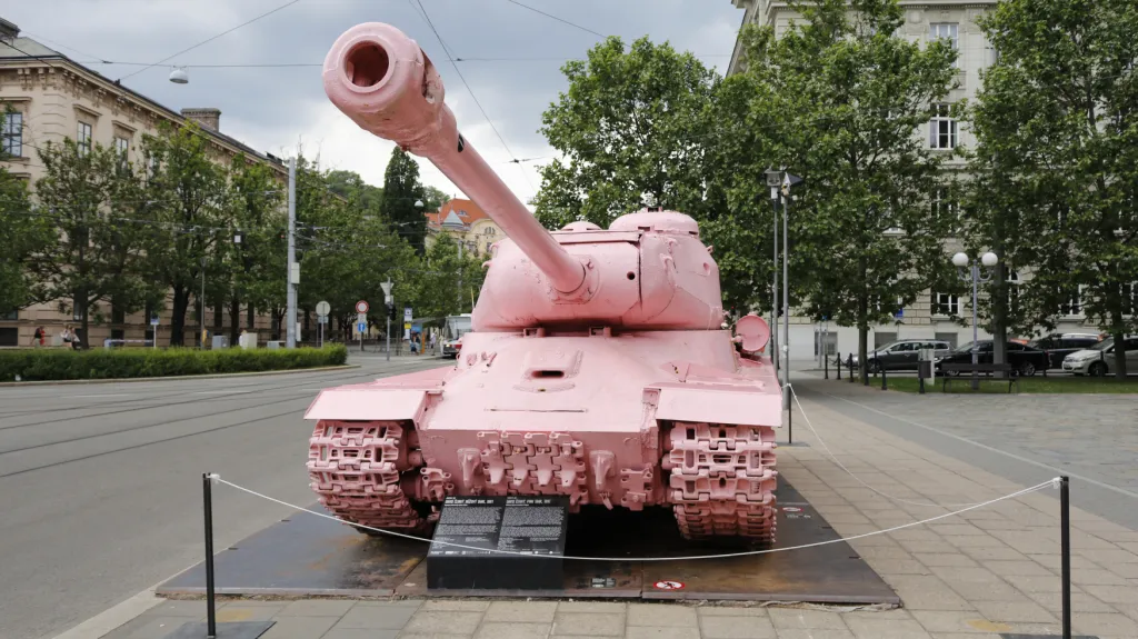 Růžový tank v Brně