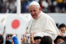 Papež vyzval v Nagasaki k jadernému odzbrojení. Mír nevznikne z odstrašování, řekl