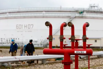 Česko posiluje energetickou bezpečnost, získalo podíl v ropovodu TAL