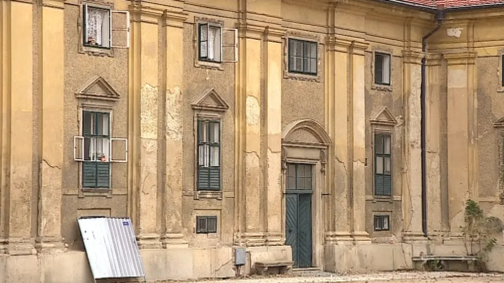 Jedno ze tří křídel rekonstrukcí neprošlo