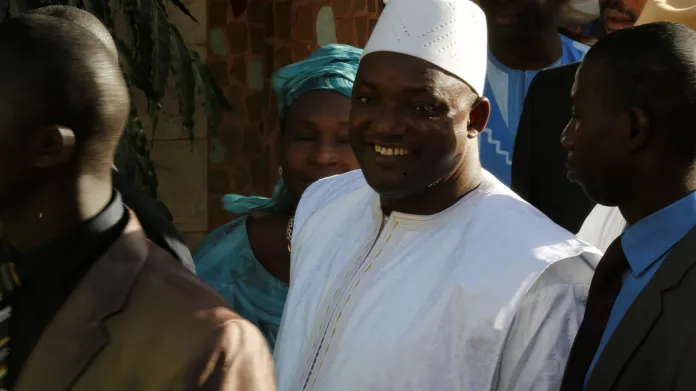 Nově zvolený prezident Gambie Adam Barrow