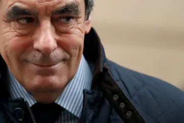Francois Fillon. Zkušený politik a elegán, kterému cestu za prezidentským snem lemují skandály