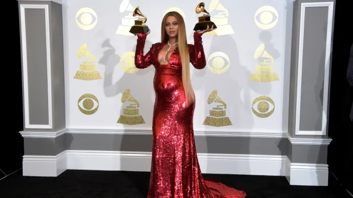 Zpěvačka Beyoncé z devíti nominací na Grammy proměnila dvě