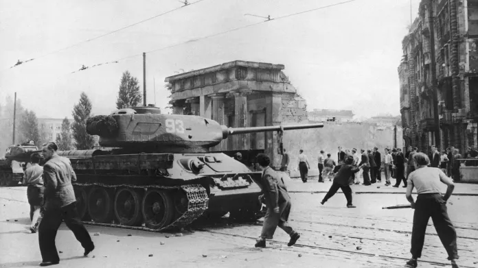 Tank SSSR během povstání v Berlíně