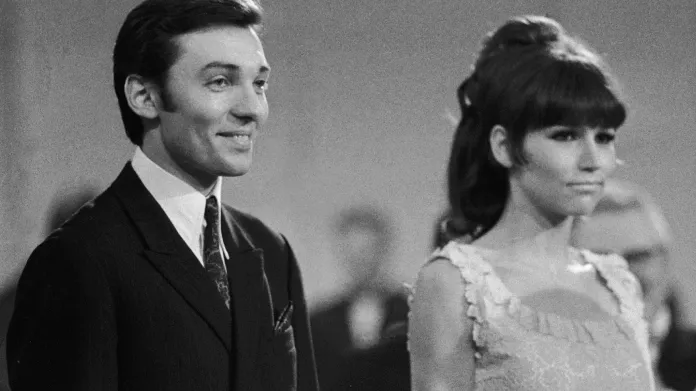 Karel Gott a Marta Kubišová, vítězové soutěže Zlatý slavík, 1967