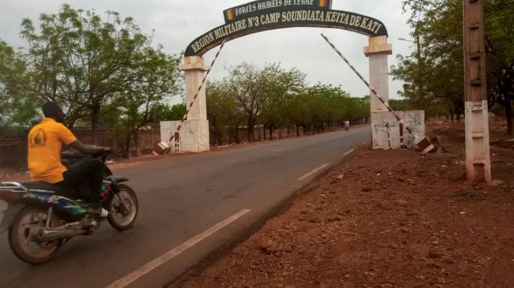 Armádní základna, kde jsou drženi malijští politici