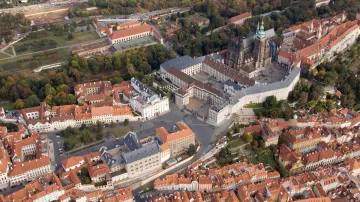 Fotografie katedrály svatého Víta z ptačího pohledu jsou výjimečné, jelikož nad Pražským hradem je bezletová zóna.