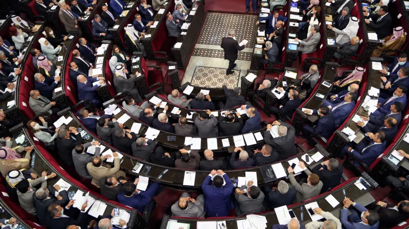Jednání v syrském parlamentu v dubnu 2021