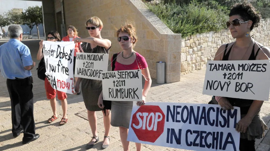 Protest proti Bátorovi v Izraeli