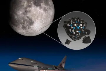 Na Měsíci je mnohem víc vody, než se zdálo, prokázala létající observatoř NASA