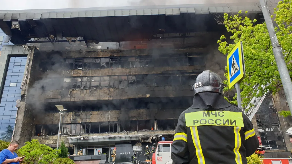 Požár kancelářské budovy Grand Setuň v Moskvě