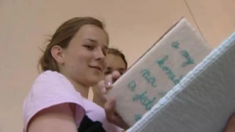 NO COMMENT: Výstava Fenomén kniha