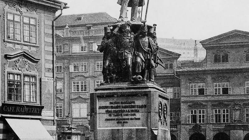Socha maršálka Radeckého na Malostranském náměstí v Praze