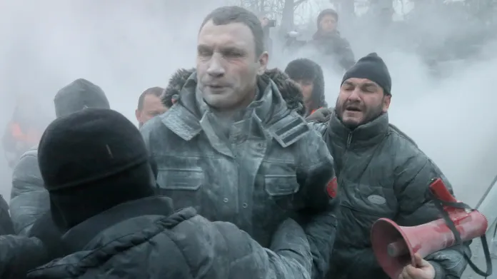 Demonstranti v Kyjevě napadli i Vitalije Klyčka
