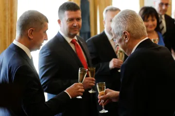 Babišův první kabinet důvěru nezískal, uspěl až napodruhé