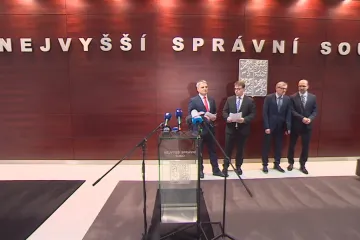 Soud vrátil do prezidentské volby Diviše, vyřadil Rohanovou